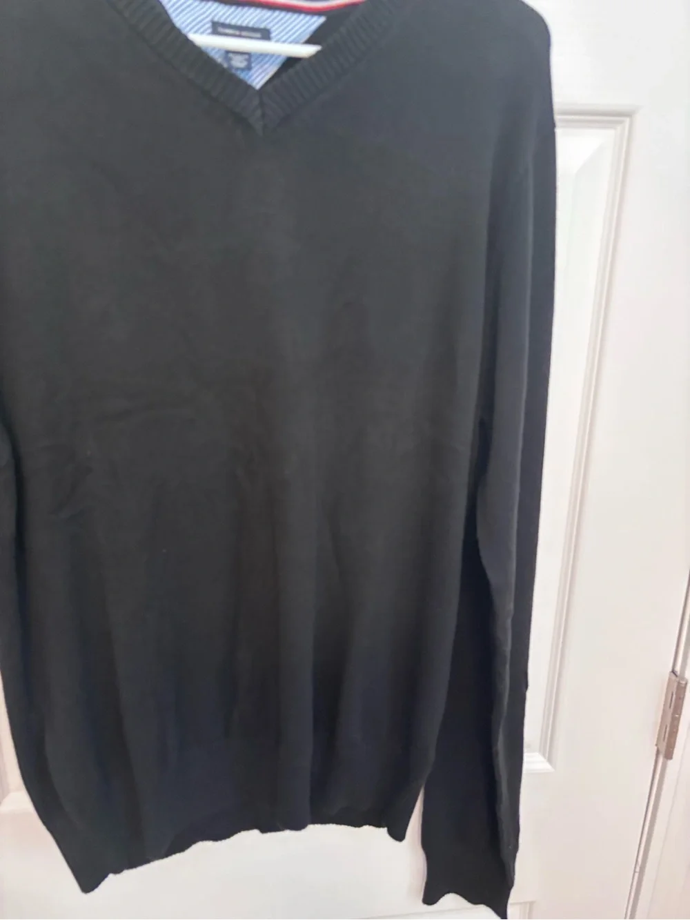 Tommy Hilfiger Men's Black V-Neck Sweater with Subtle Logo Trim